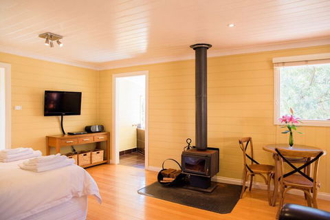 Avalon Private Spa Villa - Adults Only - Grafton Accommodation 3