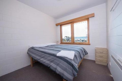 Alpine Apartment Great Location With Views Of Lake Jindabyne - Grafton Accommodation 5