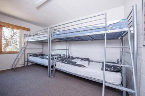 Alpine Apartment Great Location With Views Of Lake Jindabyne - Grafton Accommodation 6