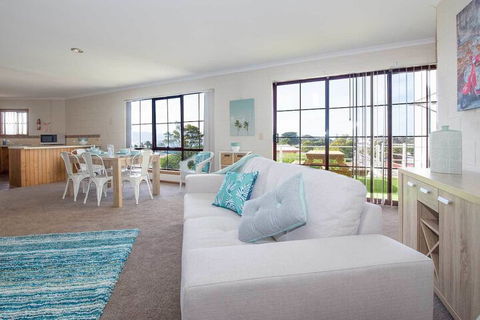 Astro Place - Grafton Accommodation 6