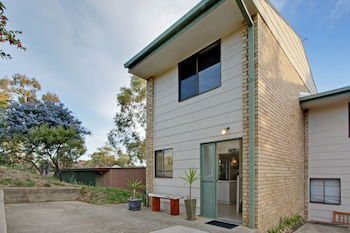 Lakeside Townhouse - Grafton Accommodation 0