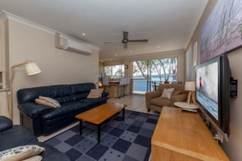 Kooringal Unit 5 / 105 Soldiers Point Road - Grafton Accommodation 0