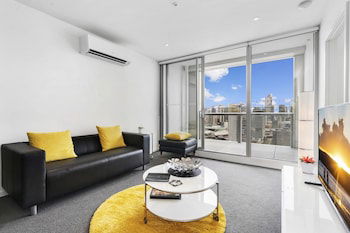 ABIGAIL, 2BDR Docklands Apartment - Grafton Accommodation 0