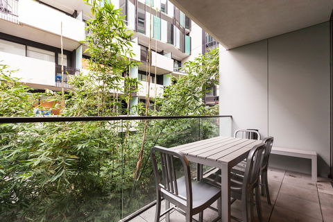 ZACH, 1BDR St.Kilda Apartment - Grafton Accommodation 0