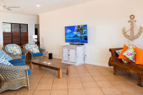 Absolute BeachFront Bliss @ Newell Beach - Grafton Accommodation 5
