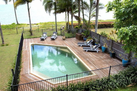 Absolute BeachFront Bliss @ Newell Beach - Grafton Accommodation 2