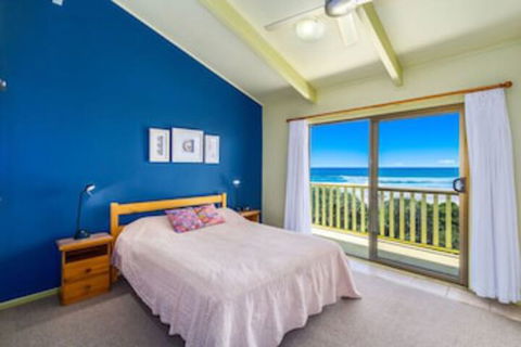 Sandpiper Beach Front House - Grafton Accommodation 0