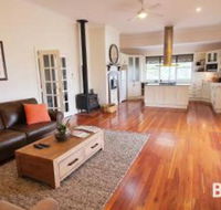 Ironbark Estate - Grafton Accommodation