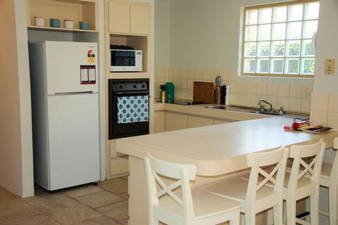 Azure Villa - Grafton Accommodation 6
