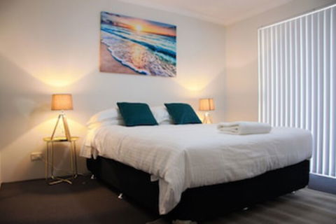 Azure Villa - Grafton Accommodation 0