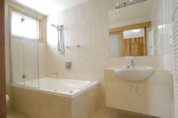 Alpine Haven 2 - Grafton Accommodation 4