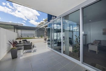 Accommodate Canberra - Lakefront - Grafton Accommodation 1