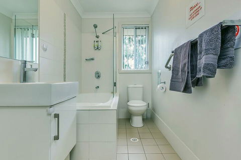 An Ideal Wine Country Getaway Villa - Grafton Accommodation 3