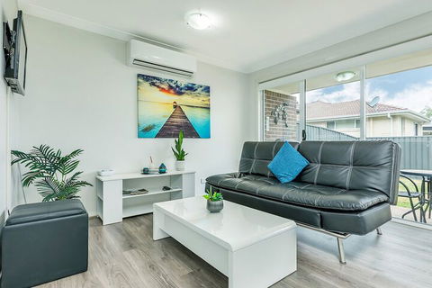 An Ideal Wine Country Getaway Villa - Grafton Accommodation 4