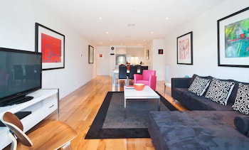 Bay Views Port Melbourne - Grafton Accommodation 0