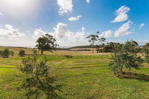 Live Big In The Gurdies Tiny House With A View - Grafton Accommodation 6