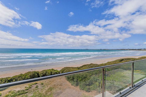Aqua Mist Seascape - Grafton Accommodation 1