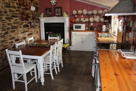 Hillside Cottage - Grafton Accommodation 1