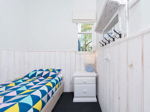 Sandy Point Road 6 Mermaids Rest - Grafton Accommodation 4