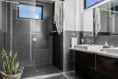 A PERFECT STAY - Catalina's - Grafton Accommodation 5