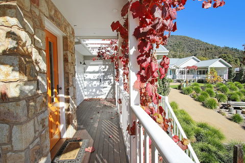Autumn Home - Our Place At Bright - Grafton Accommodation 3