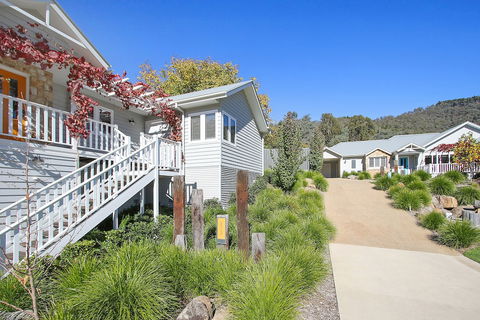 Autumn Home - Our Place At Bright - Grafton Accommodation 1