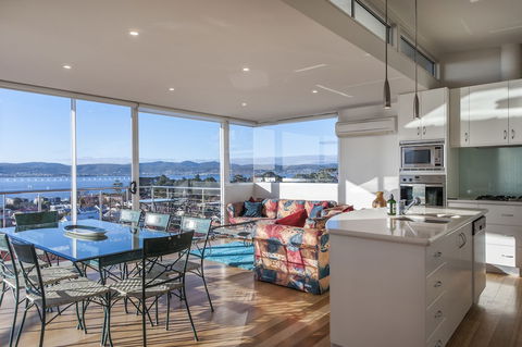 Sandy Bay Sensation - Grafton Accommodation 2