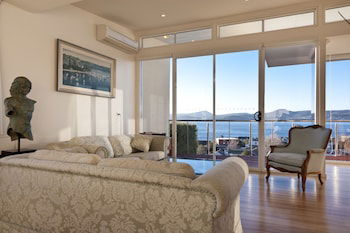 Sandy Bay Sensation - Grafton Accommodation 1