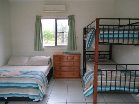 Ingham Tourist Park - Grafton Accommodation 2