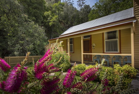 Creek Cottage - Grafton Accommodation 0