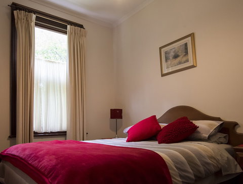 Creek Cottage - Grafton Accommodation 4