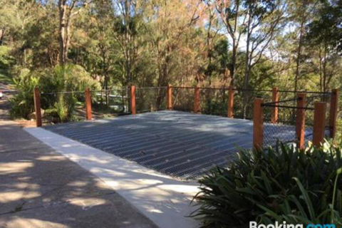 Avalon Tree House - Grafton Accommodation 4