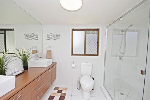 22 Sorrento Avenue Coolum Beach Linen Supplied PET FRIENDLY 500 BOND - Grafton Accommodation 4