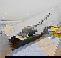 Ultra Modern Luxurious home in Tranquil Sydney - Grafton Accommodation