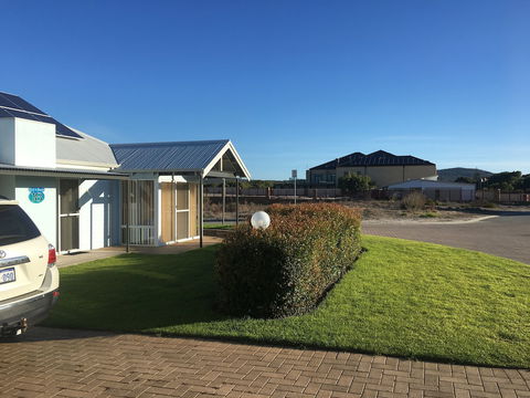 Golf And Beach Retreat - Grafton Accommodation 0