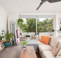 Surf Side Oasis with Balcony near Beach - Grafton Accommodation