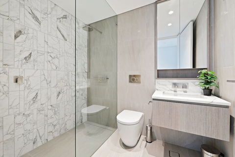 Ultra Modern Brand New CBD View - Grafton Accommodation 4