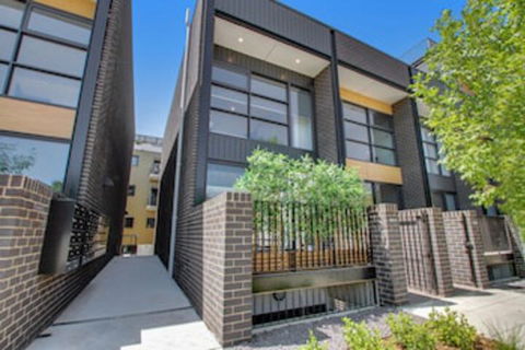 Accommodate Canberra - Parbery - Grafton Accommodation 0