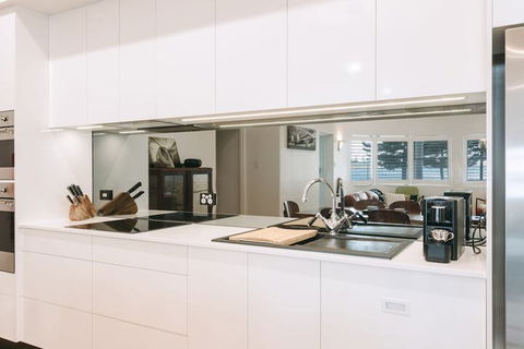 Deco Beach Luxury Apartments - Grafton Accommodation 1