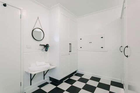 Deco Beach Luxury Apartments - Grafton Accommodation 4