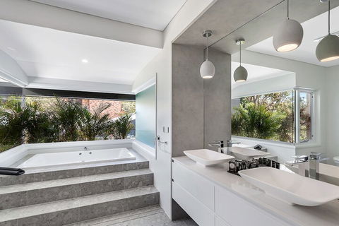 La Luna Shoal Bay - Grafton Accommodation 4