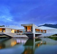 Alkira Award Winning Luxury Holiday Home - Grafton Accommodation