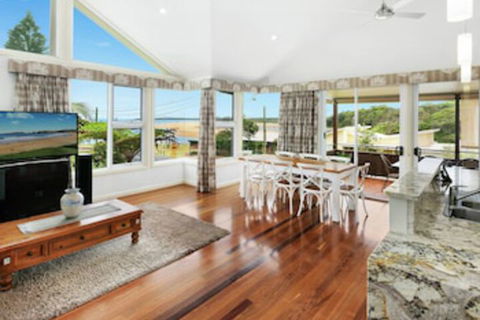 Oceanview - Grafton Accommodation 0