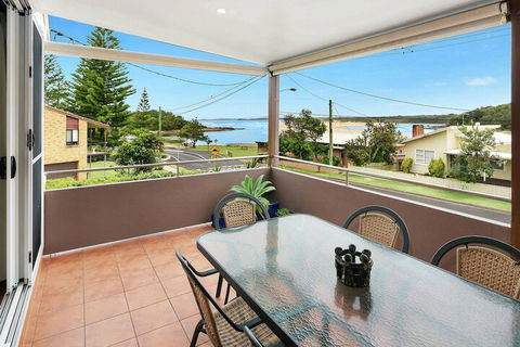 Oceanview - Grafton Accommodation 3