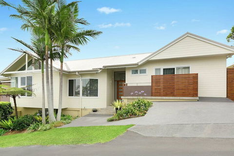 Oceanview - Grafton Accommodation 1