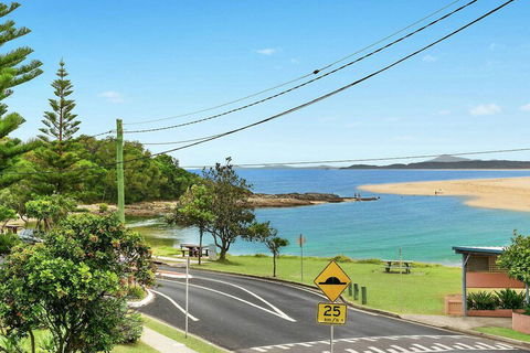Oceanview - Grafton Accommodation 5