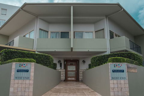 Absolute Riverfront One Bedroom Apartment - Grafton Accommodation 1