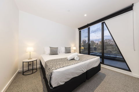 Q Squared Serviced Apartments - Grafton Accommodation 1
