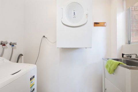 Andana Unit 1 / 12 Gretel Close - Grafton Accommodation 5