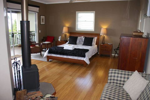 At Sunrise Cottages - Grafton Accommodation 6